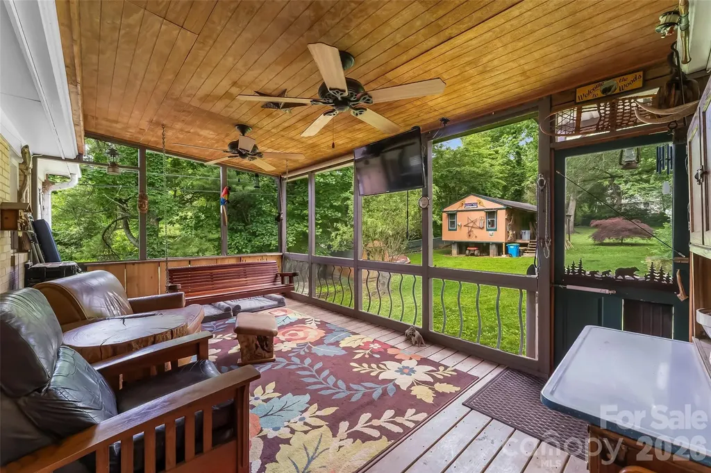 10 Oak Leaf Lane Arden NC 28704