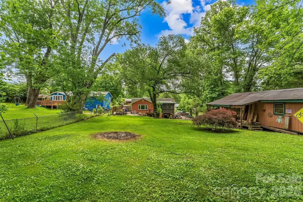 10 Oak Leaf Lane Arden NC 28704