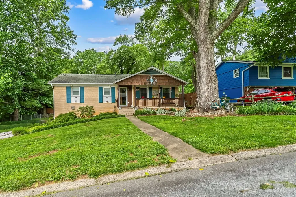 10 Oak Leaf Lane Arden NC 28704