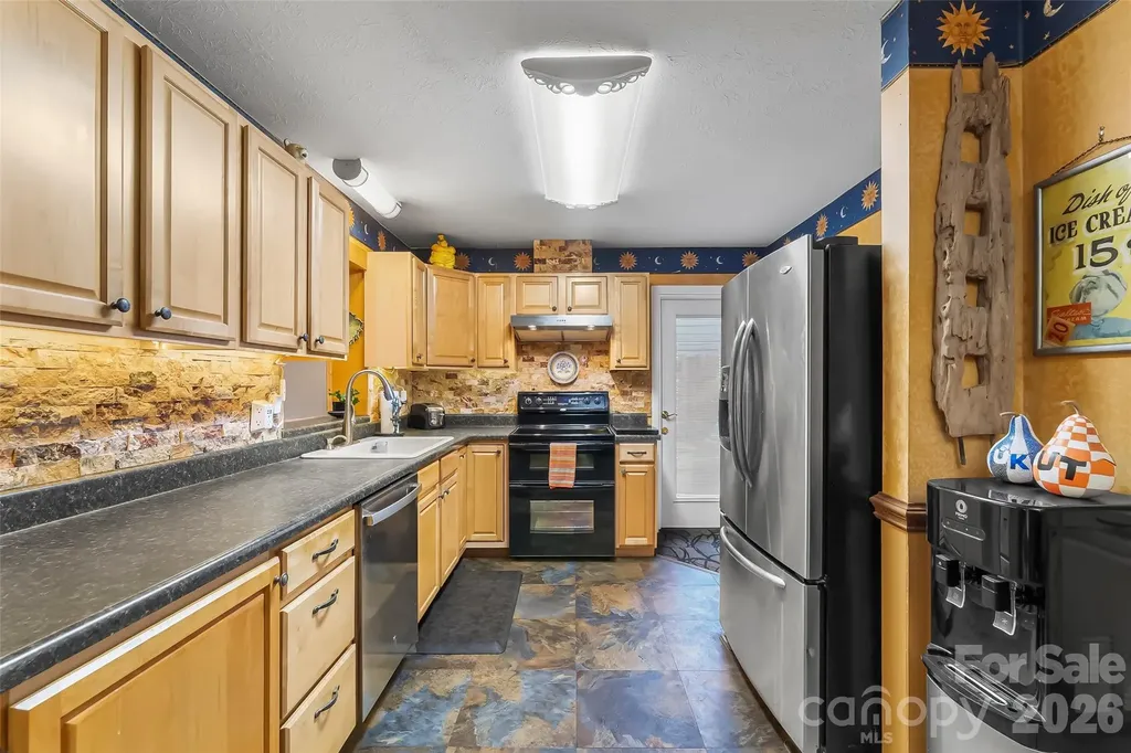 10 Oak Leaf Lane Arden NC 28704