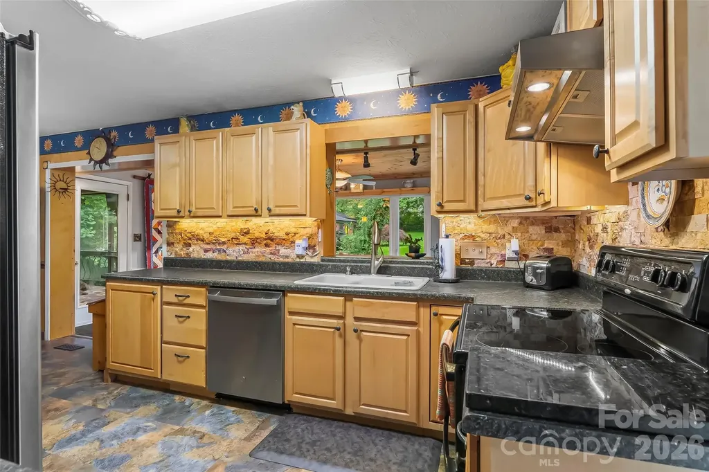 10 Oak Leaf Lane Arden NC 28704