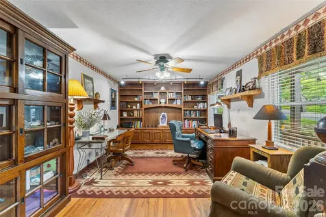 10 Oak Leaf Lane Arden NC 28704