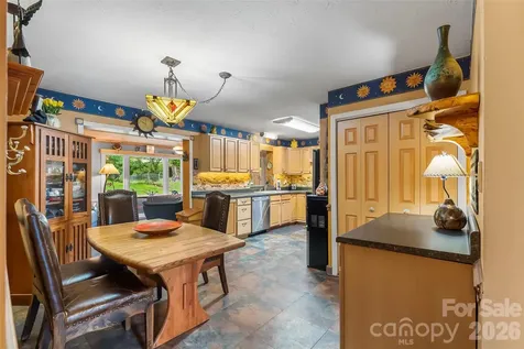 10 Oak Leaf Lane Arden NC 28704