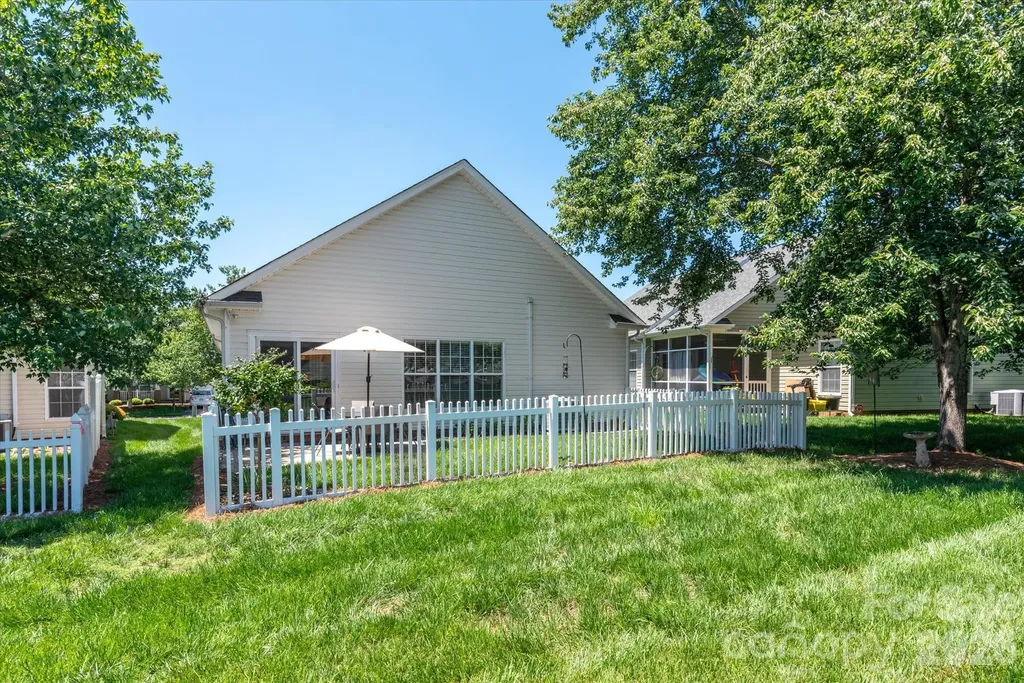 1047 Curry Way Matthews NC 28104