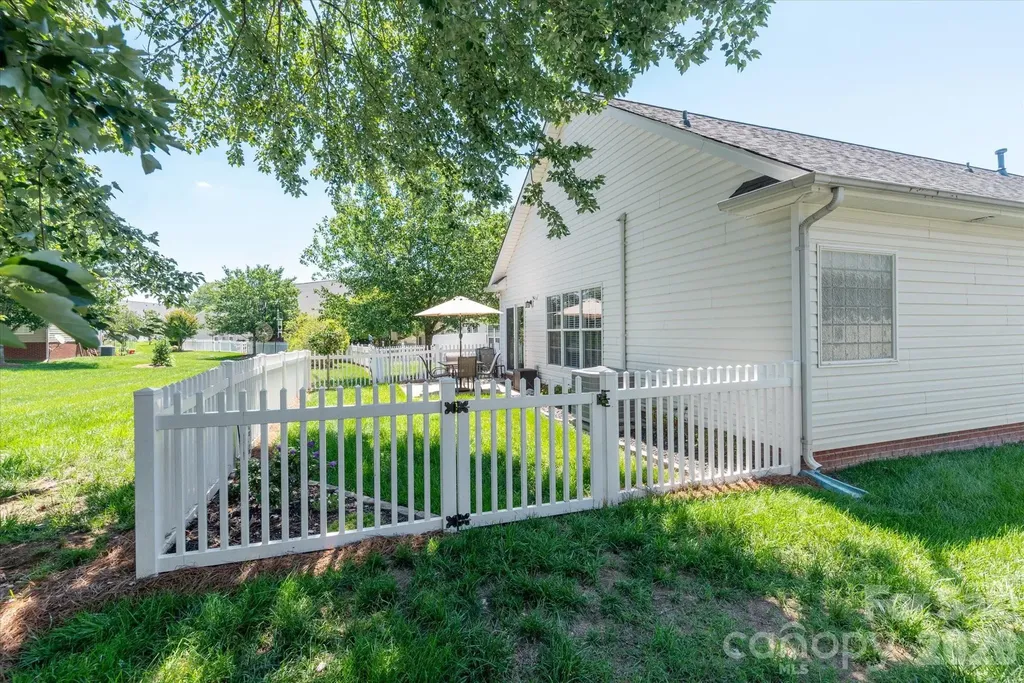 1047 Curry Way Matthews NC 28104
