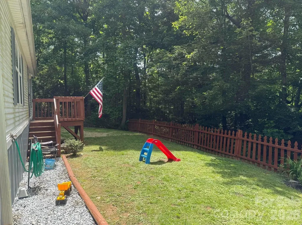 811 Turkey Pen Gap Road Horse Shoe NC 28742