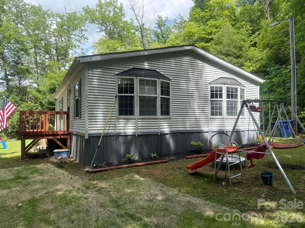 811 Turkey Pen Gap Road Horse Shoe NC 28742