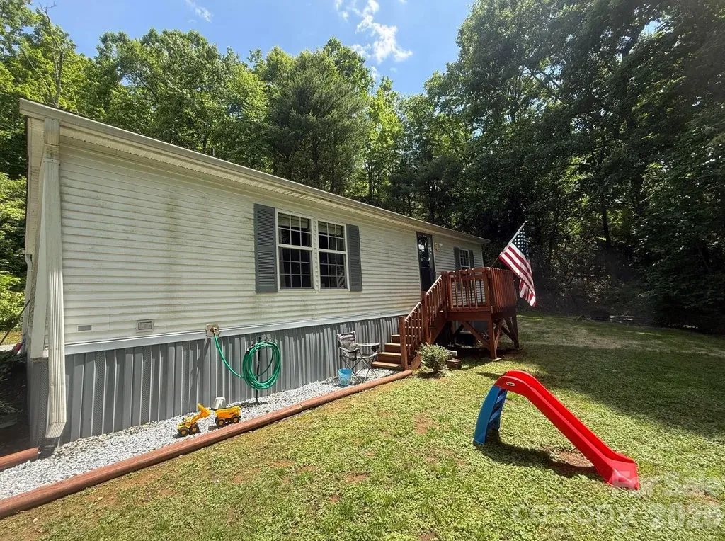 811 Turkey Pen Gap Road Horse Shoe NC 28742
