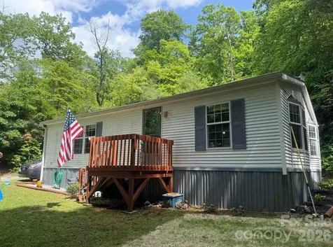 811 Turkey Pen Gap Road Horse Shoe NC 28742