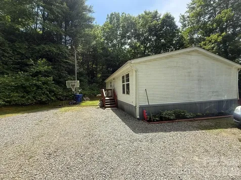 811 Turkey Pen Gap Road Horse Shoe NC 28742