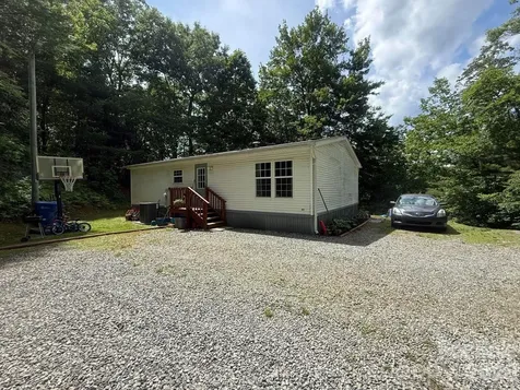 811 Turkey Pen Gap Road Horse Shoe NC 28742