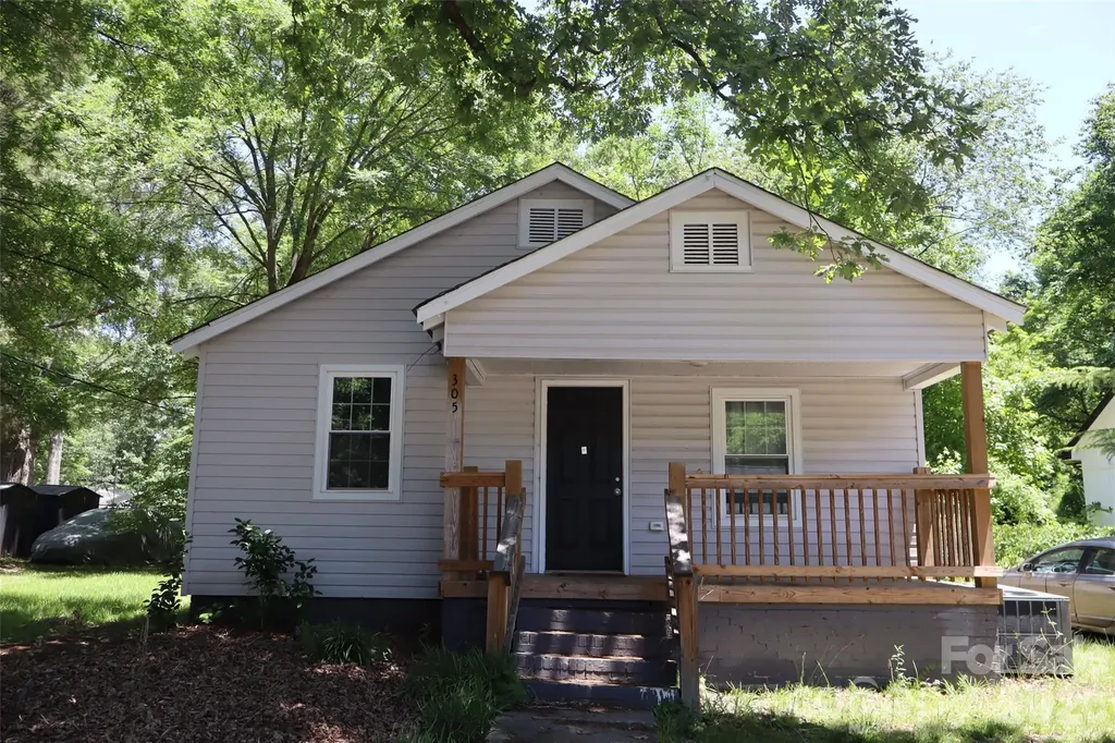 305 E Division Avenue Salisbury NC 28144