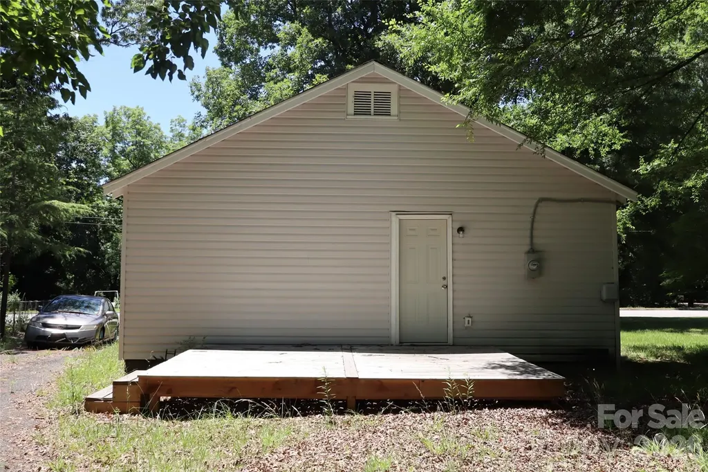 305 E Division Avenue Salisbury NC 28144