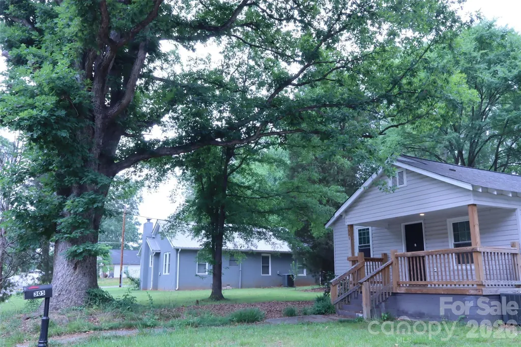 305 E Division Avenue Salisbury NC 28144