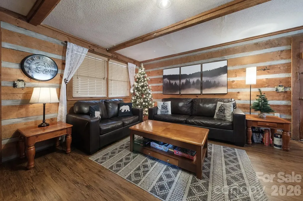 658 Biltmore Circle Bryson City NC 28713
