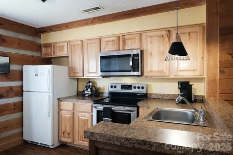 658 Biltmore Circle Bryson City NC 28713