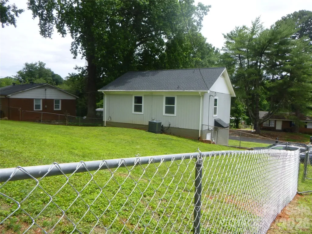 5662 Coulee Place Charlotte NC 28217
