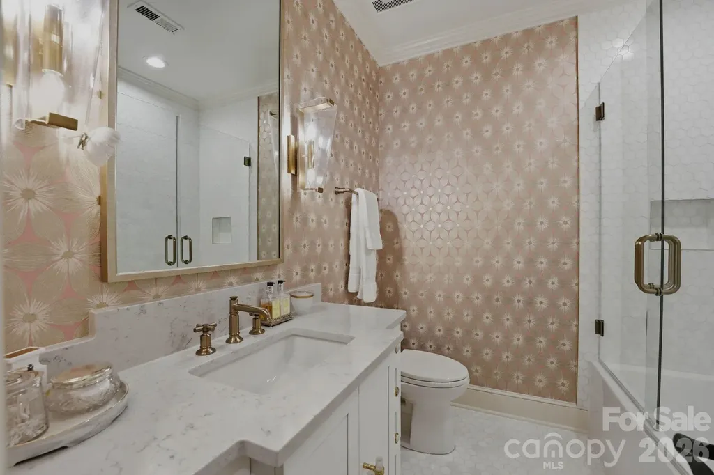 8700 Challis Farm Road Charlotte NC 28226