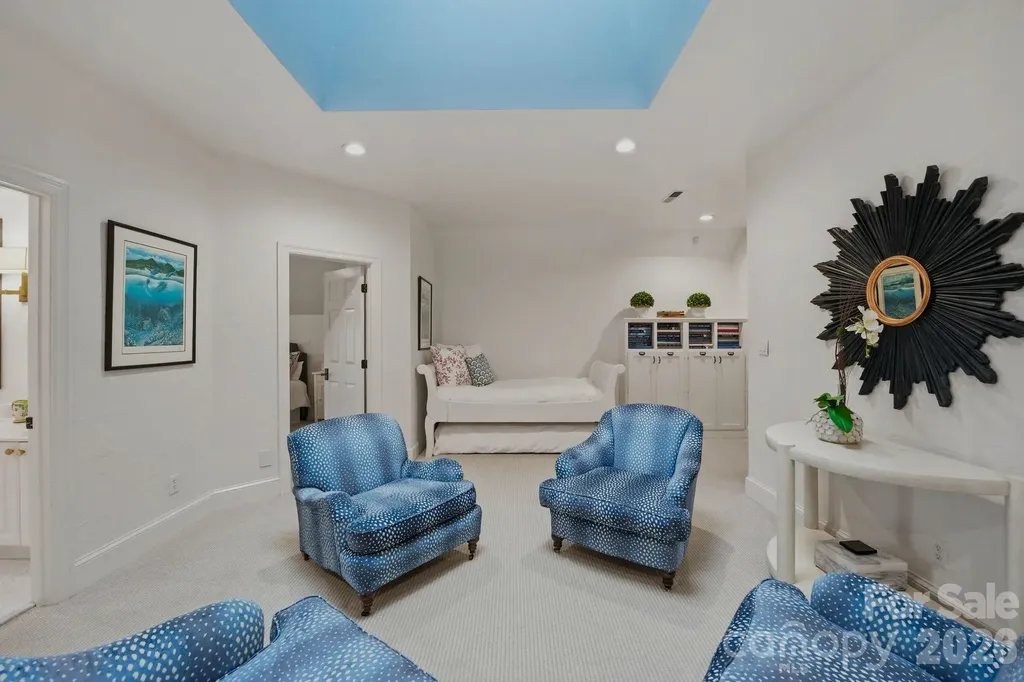 8700 Challis Farm Road Charlotte NC 28226
