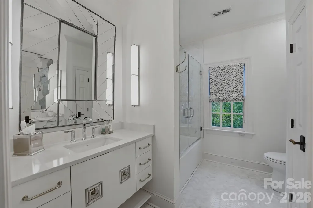 8700 Challis Farm Road Charlotte NC 28226