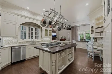 8700 Challis Farm Road Charlotte NC 28226