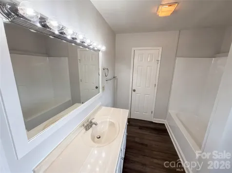 565 Rutledge Drive Catawba SC 29704