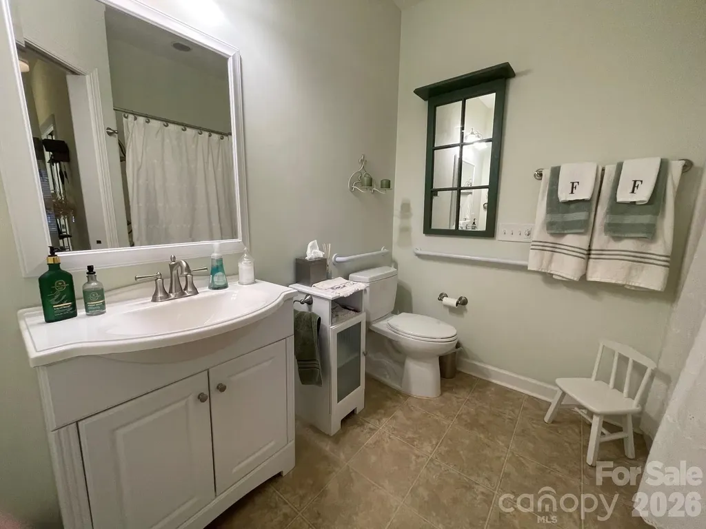 479 26th Avenue NE Hickory NC 28601