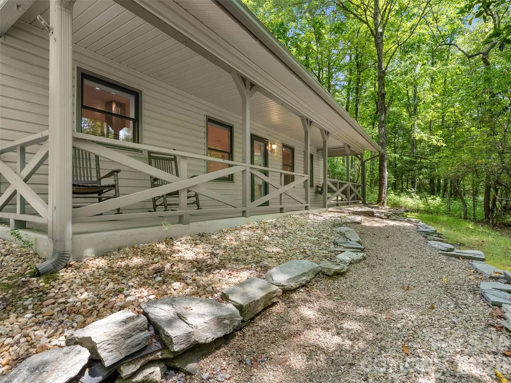 90 Cheestoonaya Way Brevard NC 28712