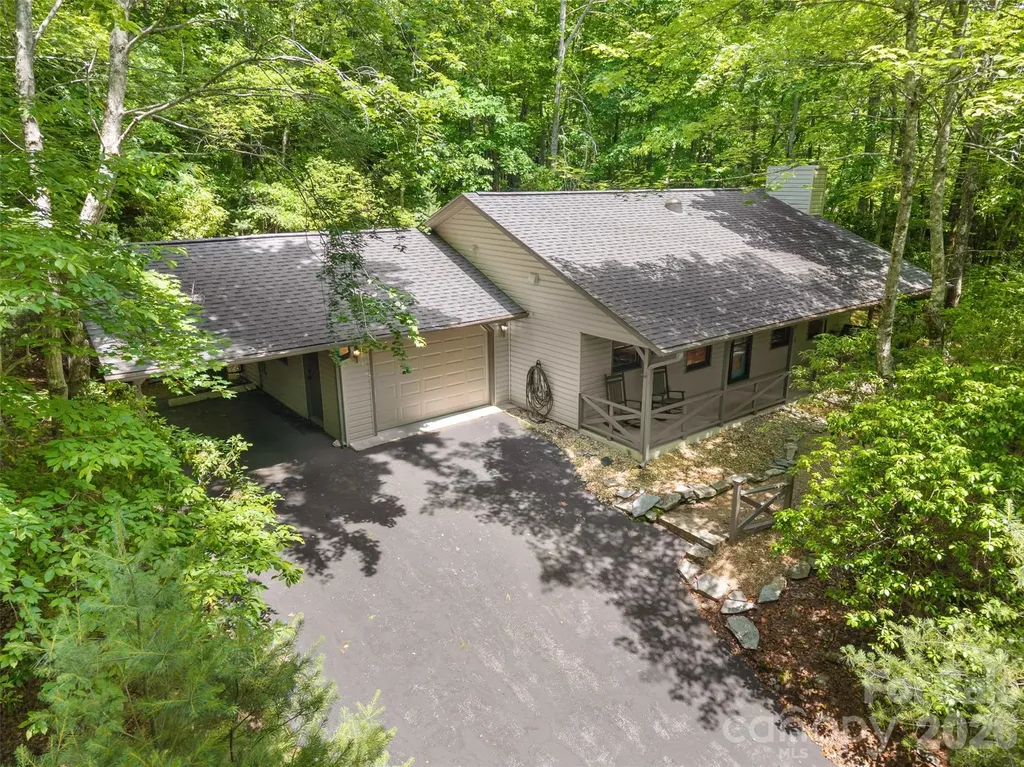 90 Cheestoonaya Way Brevard NC 28712