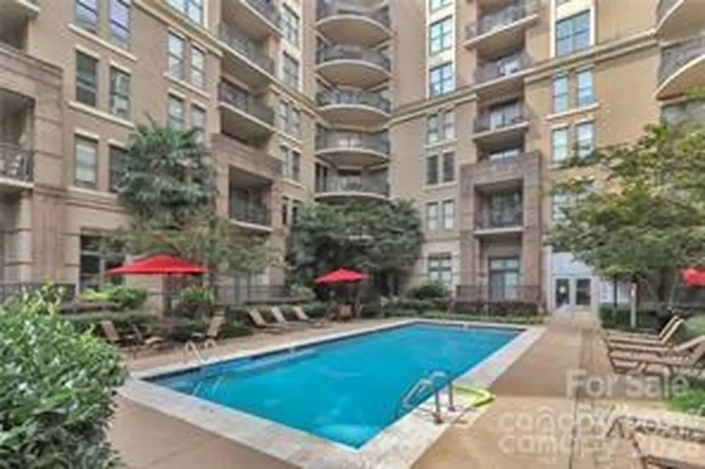 718 W Trade Street Charlotte NC 28202