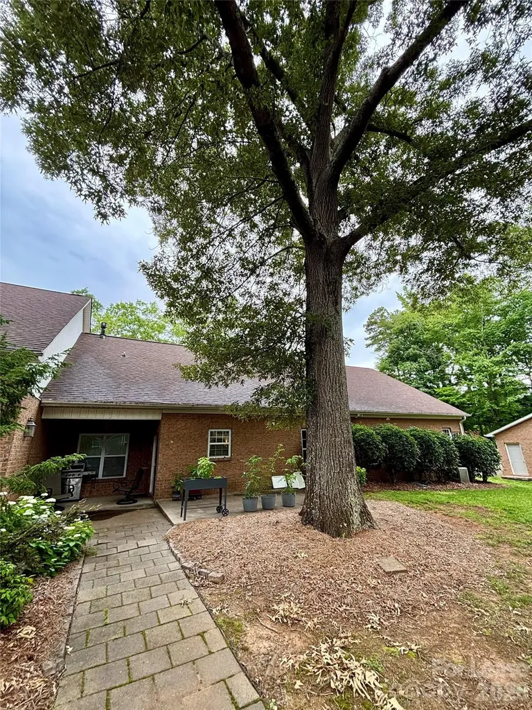 322 Patricia Avenue Harrisburg NC 28075