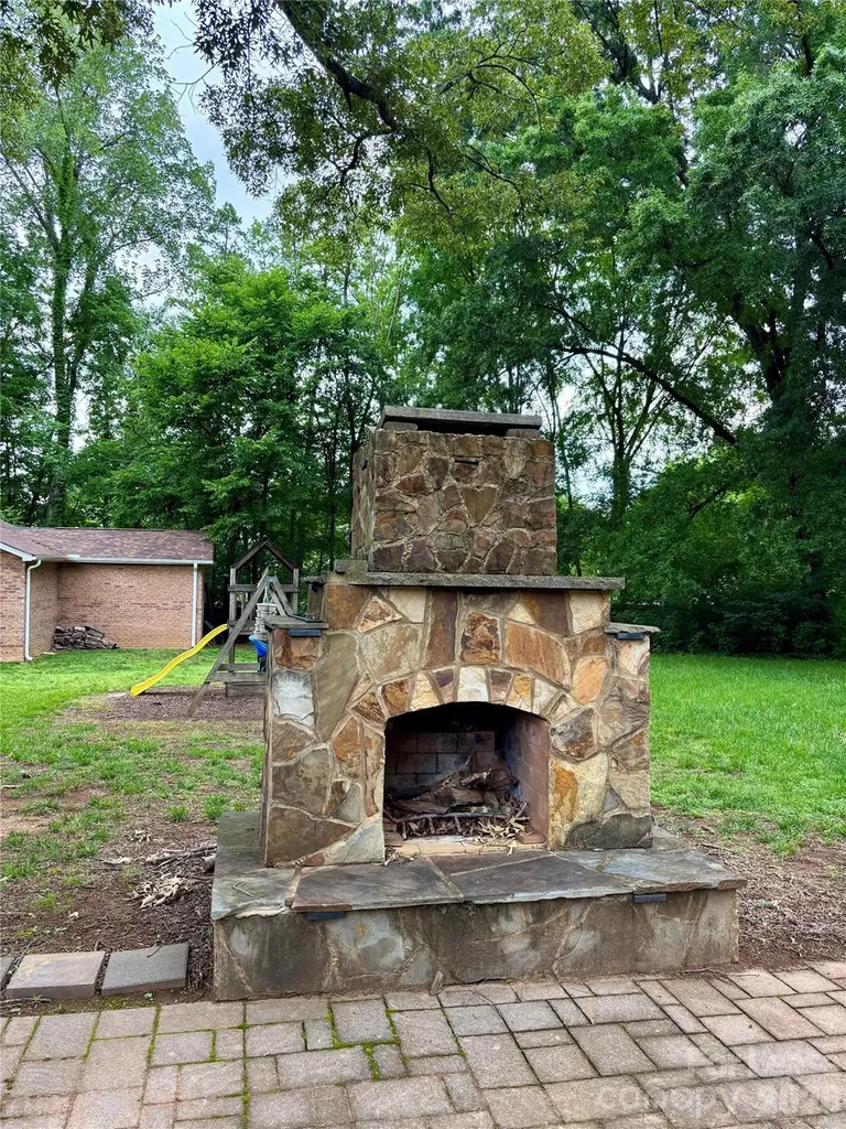 322 Patricia Avenue Harrisburg NC 28075