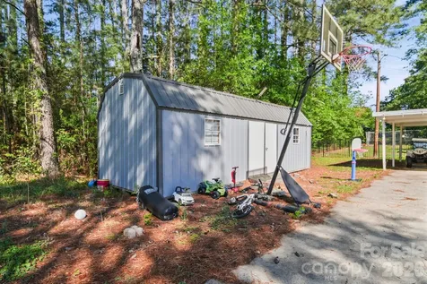 809 Elaine Drive Albemarle NC 28001
