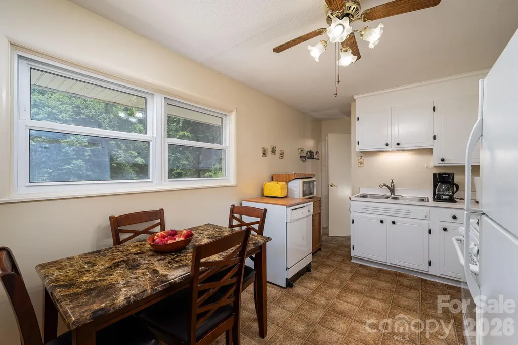 712 Crestwood Avenue Gastonia NC 28054