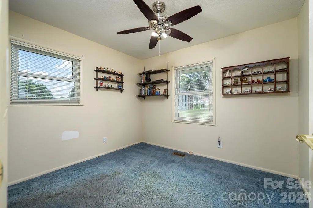 712 Crestwood Avenue Gastonia NC 28054
