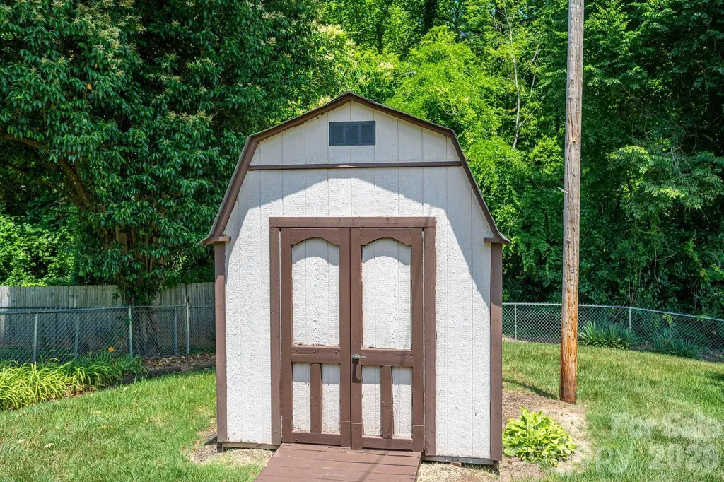 712 Crestwood Avenue Gastonia NC 28054