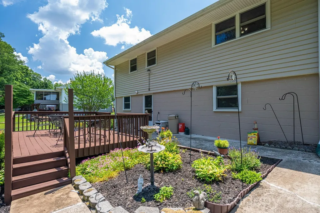 712 Crestwood Avenue Gastonia NC 28054