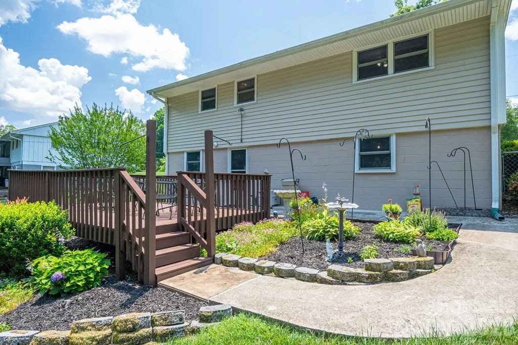 712 Crestwood Avenue Gastonia NC 28054