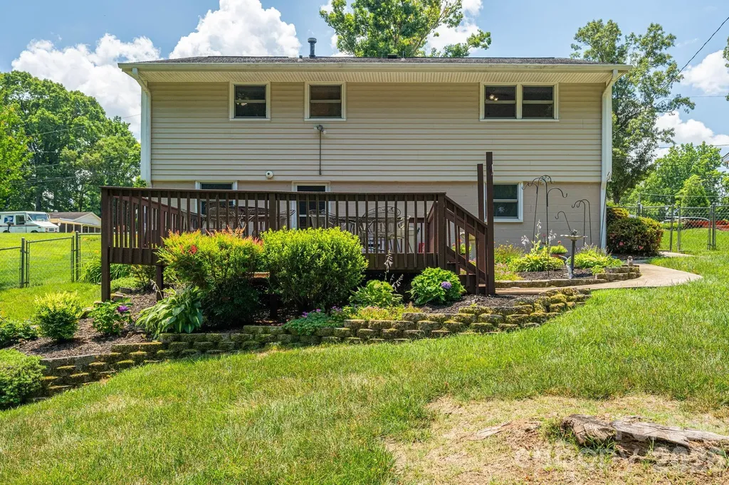 712 Crestwood Avenue Gastonia NC 28054
