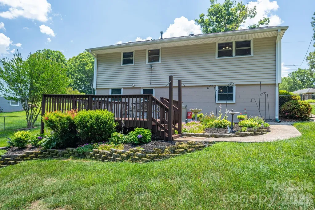712 Crestwood Avenue Gastonia NC 28054
