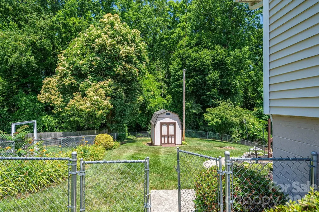 712 Crestwood Avenue Gastonia NC 28054