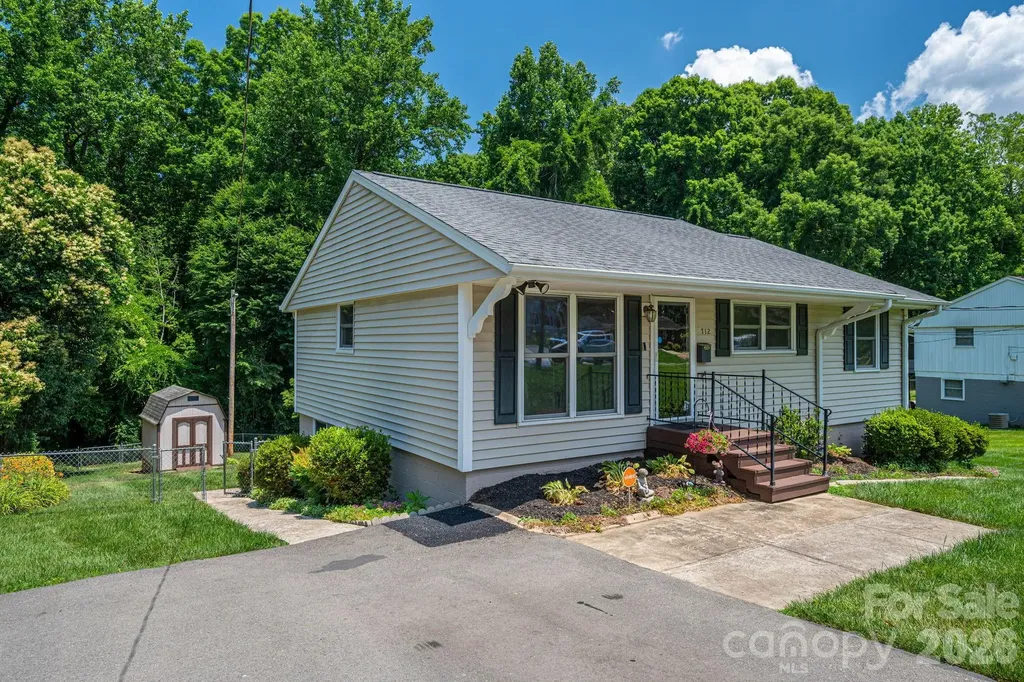 712 Crestwood Avenue Gastonia NC 28054