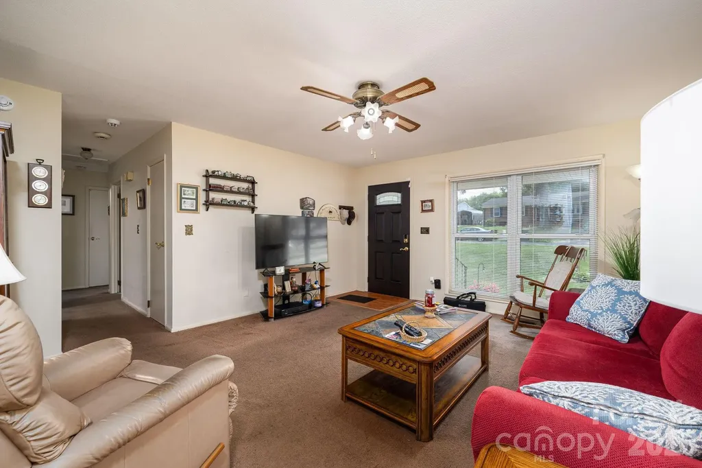 712 Crestwood Avenue Gastonia NC 28054