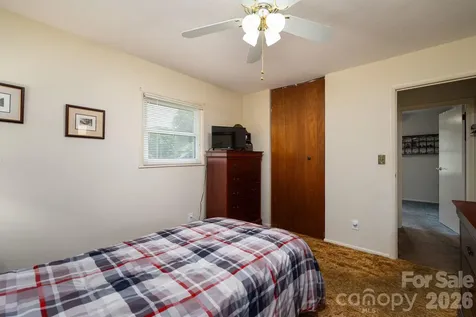 712 Crestwood Avenue Gastonia NC 28054