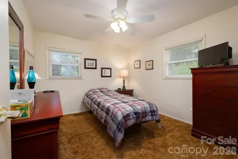 712 Crestwood Avenue Gastonia NC 28054