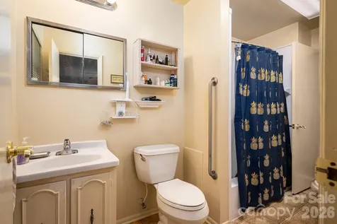712 Crestwood Avenue Gastonia NC 28054