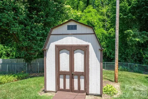 712 Crestwood Avenue Gastonia NC 28054