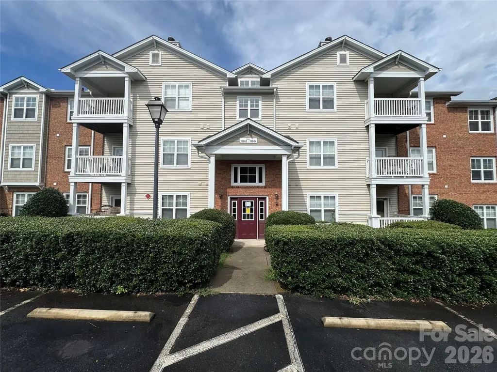 10676 Hill Point Court Charlotte NC 28262