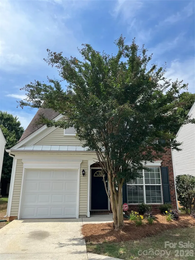2435 Normancrest Court Charlotte NC 28270