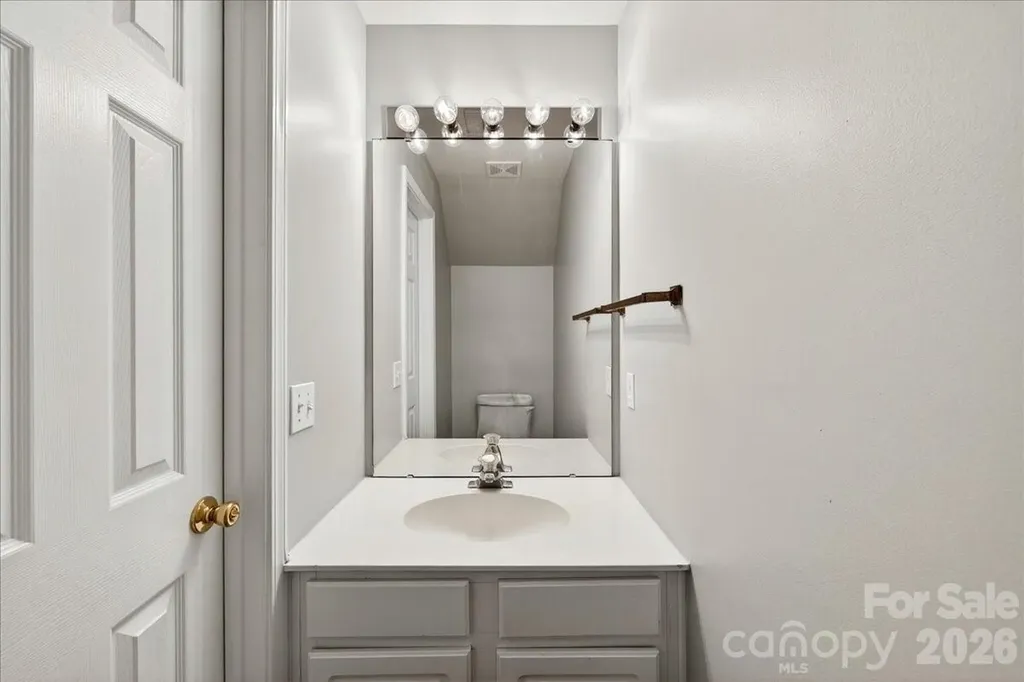 2435 Normancrest Court Charlotte NC 28270